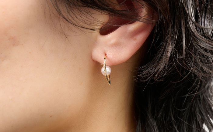 煌めくライン5.0mm アコヤ真珠ピアス（ケース付き） / アクセサリー / 佐賀県 [41AAAA021]