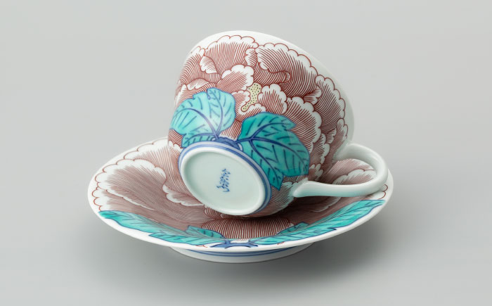 【有田焼】重要無形文化財 色鍋島牡丹文碗皿 / 佐賀県 / 今右衛門焼佐賀店有銘堂 [41AAAY006]