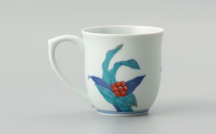 【有田焼】重要無形文化財 マグカップ  万年青絵  / 佐賀県 / 今右衛門焼佐賀店有銘堂 [41AAAY016]