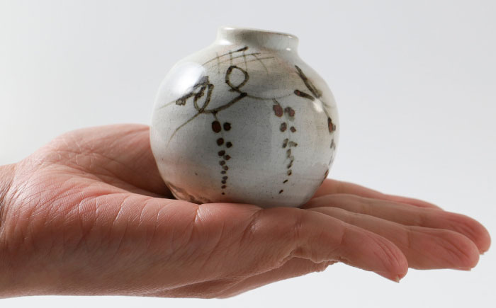 【唐津焼】絵粉引花入 / 花瓶 / 佐賀県 / 大杉皿屋窯 [41ABAC006]