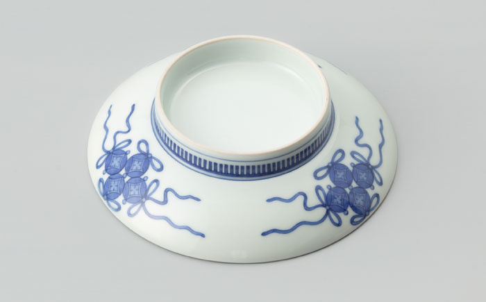 【有田焼】重要無形文化財 色鍋島草花更紗文高台皿 / 佐賀県 / 今右衛門焼佐賀店有銘堂 [41AAAY004]