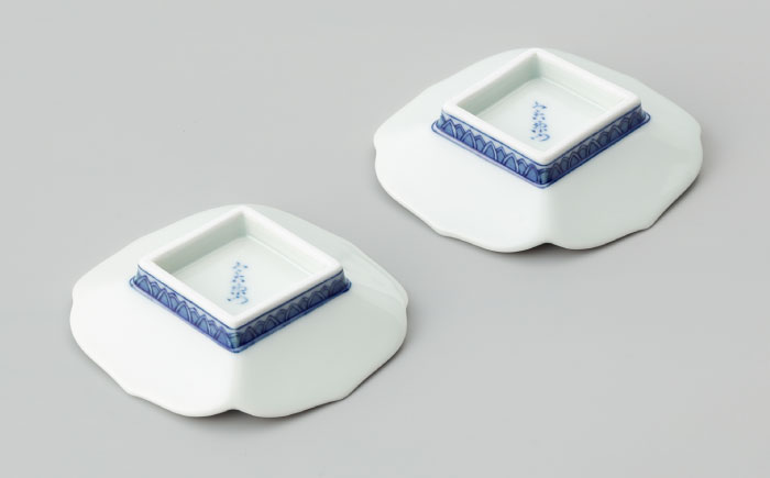 【有田焼】重要無形文化財 色鍋島牡丹文皿（2枚組） / 佐賀県 / 今右衛門焼佐賀店有銘堂 [41AAAY007]