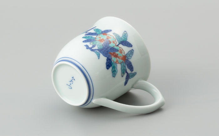 【有田焼】重要無形文化財 マグカップ  柘榴絵  / 佐賀県 / 今右衛門焼佐賀店有銘堂 [41AAAY014]