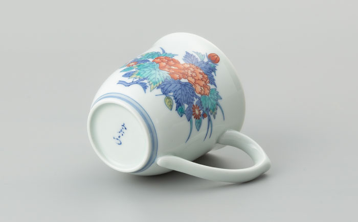 【有田焼】重要無形文化財 マグカップ  芙蓉菊絵  / 佐賀県 / 今右衛門焼佐賀店有銘堂 [41AAAY017]