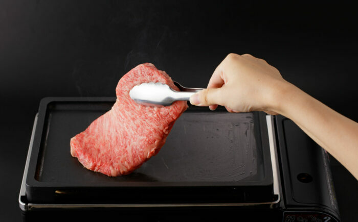 A5等級 佐賀牛 サーロインステーキ 計400g（200g×2枚） / 牛肉 / 佐賀県 / 株式会社ナチュラルフーズ [41AFAB031]