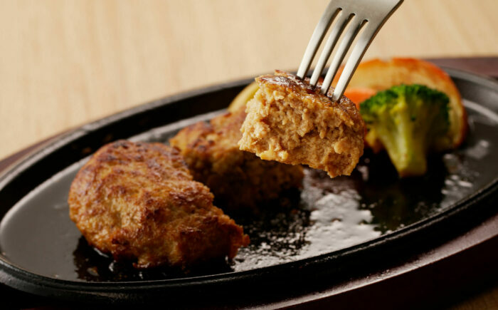 若鶏モモ肉 2kg と 丸福特製ハンバーグ 140g×3個 食べ比べセット / 鶏肉 / 佐賀県 / マルフクフーズ [41AOCS073]