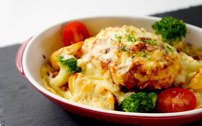 幸せ有っ田け！トマトソースふわふわ煮込みハンバーグ 計920g（4個入） / 簡単調理 加工肉 / 佐賀県 / 西洋食堂信 [41APAA008]