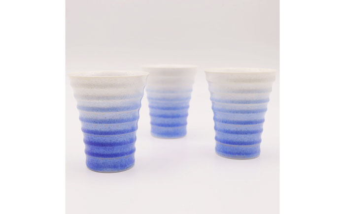 【有田焼】【真右エ門窯】藍染水滴フリーカップ（段付杯）桐箱入 / 酒器 / 佐賀県 / 株式会社深海三龍堂 [41APAD034]