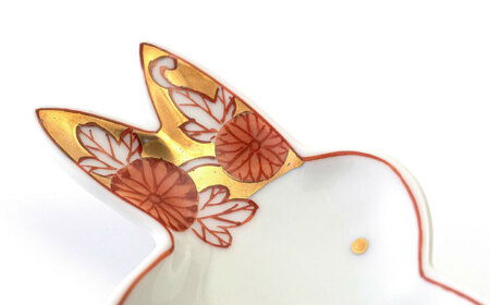 【有田焼】【其泉】うさぎ型皿 ペア（赤・青 2点セット）/ 佐賀県 / 株式会社賞美堂本店 [41APAQ014]