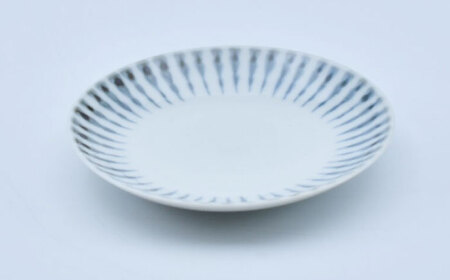 【ロマ佐賀】【有田焼】染付十草 豆皿（丸三寸）径約10cm  / 食器 / 佐賀県 / 株式会社まるぶん [41APCD045]