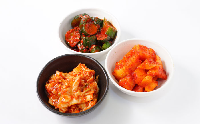 佐賀職人仕込みの極旨キムチ3種セット 計3kg / キムチ 白菜 大根 辛味 惣菜 / 佐賀県 / 株式会社やまとフーズ [41AAAG001]