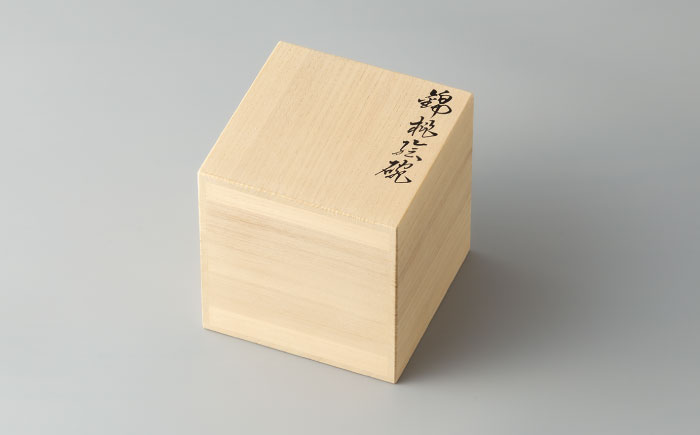 【有田焼】重要無形文化財 マグカップ  桃絵  / 佐賀県 / 今右衛門焼佐賀店有銘堂 [41AAAY015]