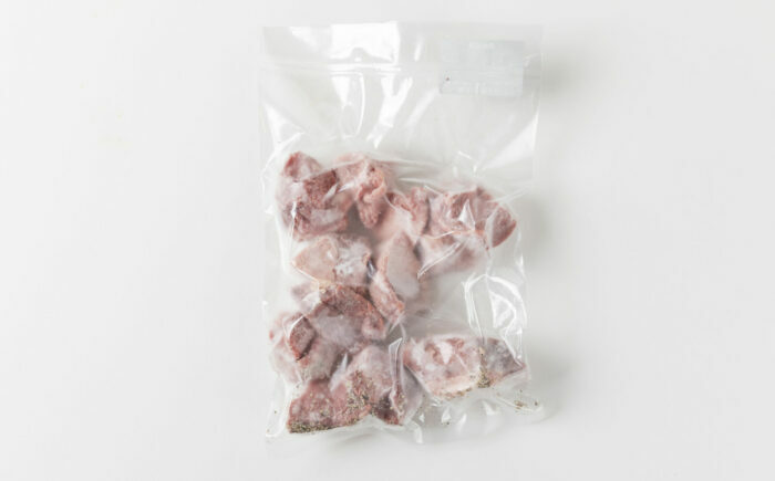 【訳あり】味付き佐賀牛サイコロステーキ 200g 上場亭秘伝のスパイス付 / 簡単調理 加工肉 / 佐賀県 / 上場食肉 [41AOCS047]