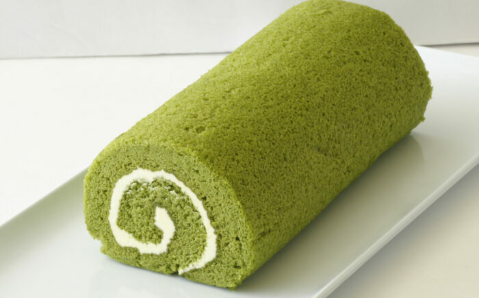 至高の抹茶ロールケーキ 2本入り / スイーツ / 佐賀県 / シェ・ヤマモト [41AAAE003]