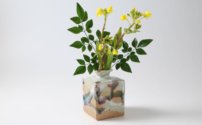 【唐津焼】朝鮮唐津四方花入 / 花瓶 / 佐賀県 / 大杉皿屋窯 [41ABAC005]