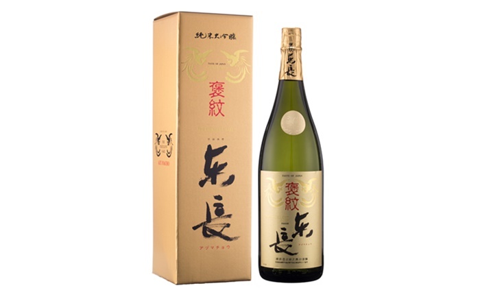 【全6回定期便】純米大吟醸 褒紋東長 1.8L / 日本酒 / 佐賀県 / 瀬頭酒造株式会社 [41AIAD055]