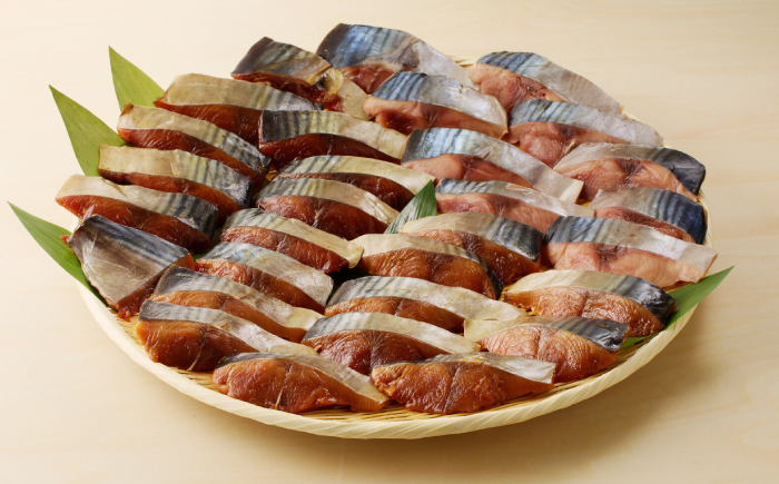 かつおのおかず干物 30切れセット（みりん・塩・薬膳） / 惣菜 / 佐賀県 / 丸福水産 [41AOCS007]