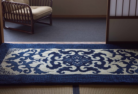 鍋島緞通[手織] 花菱龍唐草縁まんじ文 玉子地：D253-003