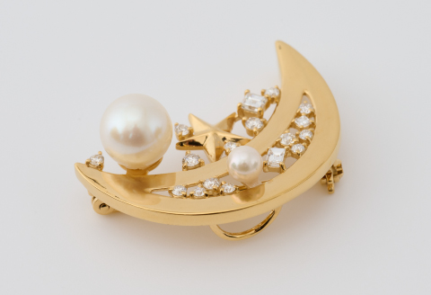 煌めく月とアコヤ真珠のブローチ・ペンダント・ショートナー：C501-001