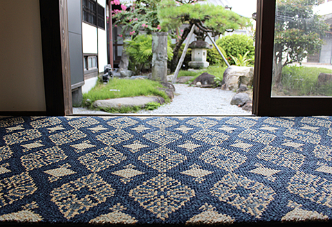 鍋島緞通【手織り】70×140cm 波流花：D127-015