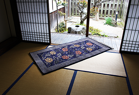 鍋島緞通【手織り】95×191cm 蔓牡丹唐草文「 雅 」：D253-022