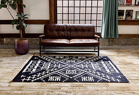 鍋島緞通【手織り】140×200cm 「お城絣」：D355-001