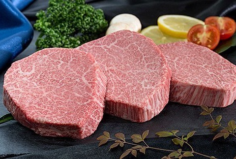 【定期便12回】超贅沢 毎月佐賀牛：D201-001