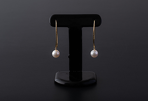 ゆらゆら揺れるアコヤ真珠フックピアス：C200-044