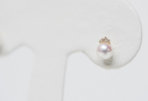 可愛いティアラ煌くアコヤパールピアス：C151-014