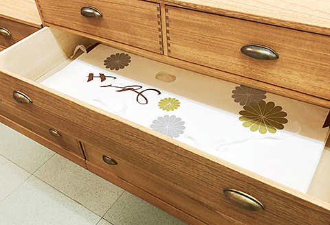 桐たんす ロッキングチェスト クローバー5段：C247-001