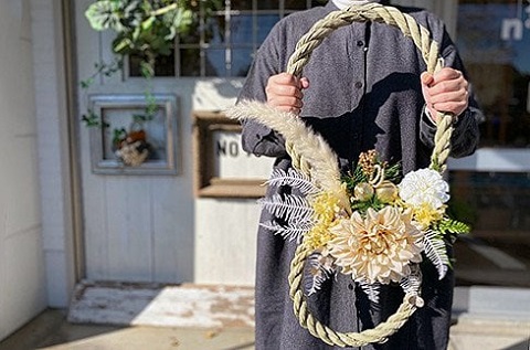 ドライフラワーしめ縄リース：B240-010