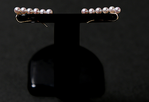 横ラインが新鮮！べビーアコヤ真珠ピアス：C121-013