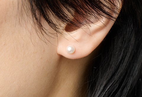 艶々ベビー！5mmアコヤ真珠直付けピアス：B425-007