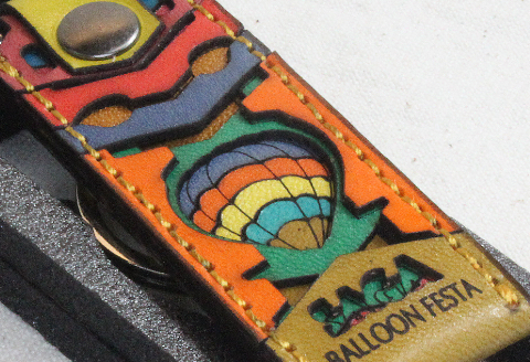 革製レーザーカットのキーホルダー「 アートキー・トーテム」：B110-049