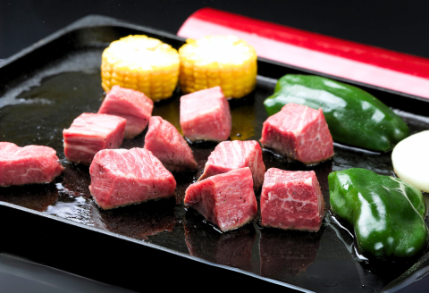 佐賀牛赤身サイコロステーキ 300g：B140-046