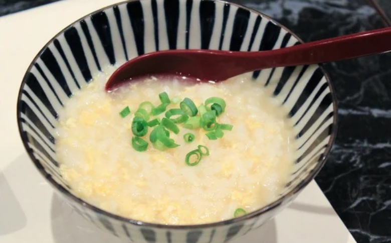 【スープ付き】栄養満点「いとやますっぽん」の鍋セット 300g 佐賀県産 スッポン 冷凍 鍋 カット済み 国産 簡単調理 美容 健康 コラーゲン 九州 佐賀県 佐賀市 ヤマト水産：B240-022