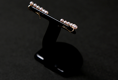 横ラインが新鮮！べビーアコヤ真珠ピアス：C121-013