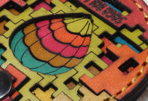 革製レーザーカットのキーホルダー「 アートキー・ダンジョン」：B110-048