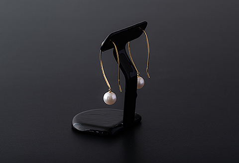 ゆらゆら揺れるアコヤ真珠フックピアス：C200-044