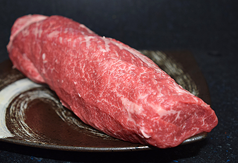 1頭から少ししかとれない希少な部位「とうがらし」ジューシーな赤身肉  希少！佐賀牛とうがらしブロック 1kg：B535-002