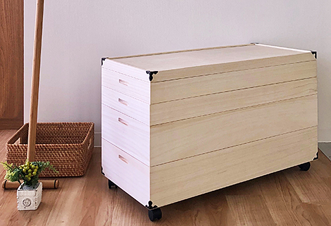 桐たんす 移動も楽々キャスター付の着物収納 桐箱浅深4段：B850-008