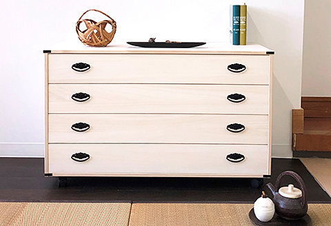 桐たんす キャスター付4段チェスト：C146-008