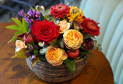 【定期便12回】季節の生花のフラワーアレンジメント：C310-003