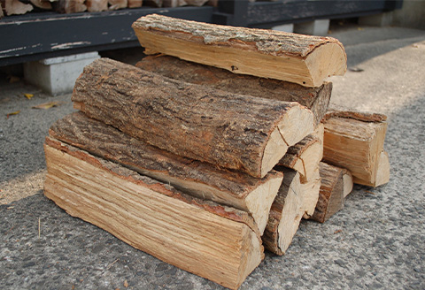 火ととき工舎のプレミアム薪・長時間の火力維持に最適な大割40cm×23kg キャンプ BBQ アウトドア