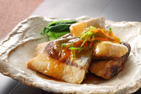 旬魚のひと塩切身 1枚70g~90g 全8枚でお届けします ぶり90g×2切 さば90g×2切 真鯛70g×2切 さわら90g×1切 かんぱち90g×1切 おかず ギフト