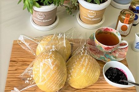 メロンパン 10個入り 小麦粉の調合にこだわりバターをふんだんに使用した生地が絶品です。