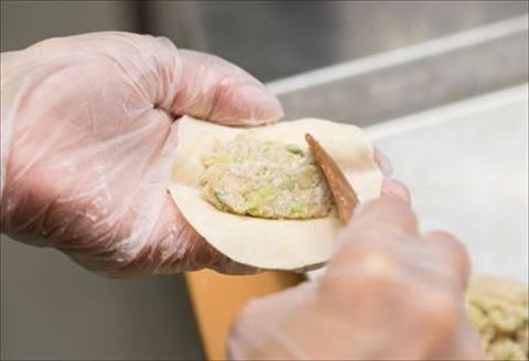 丹精込めた手仕込み自家製餃子たっぷり60個 小分け20個×3袋 老舗ラーメン店もう一つの主役!