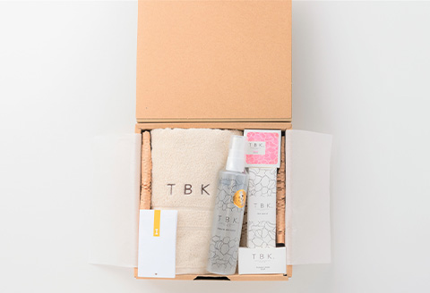 椿油化粧品4点セット(洗顔石鹸＆保湿クリーム＆椿オイル＆化粧水)＆オーガニックコットンタオル TBKコスメ 無添加 ギフトボックス