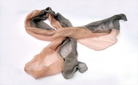 草木染/ストール(ピンク系) 1枚 一年中使え夏は汗を取り冬は首元の暖め 手染め