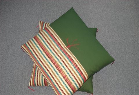座布団 2枚組 (グリ－ン系)55cm×59cm 寝装店の手作り
